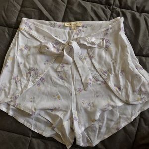 white floral flowy shorts